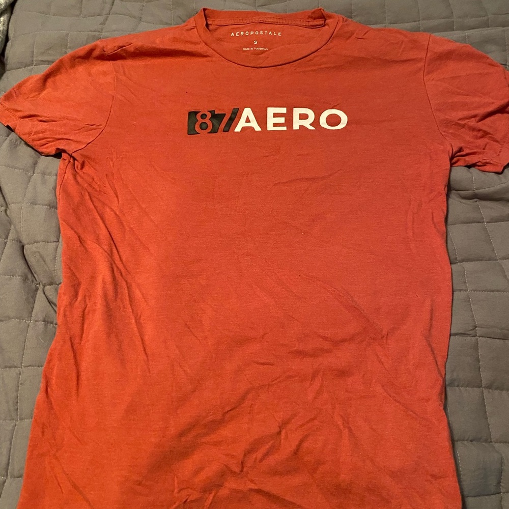 Small mens soft Aeropostale tshirt